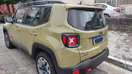 JEEP RENEGADE 2.0 16V TURBO DIESEL TRAILHAWK 4P 4X4 AUTOMÁTICO JEEP RENEGADE 2.0 16V TURBO DIESEL TRAILHAWK 4P 4X4 AUTOMÁTICO